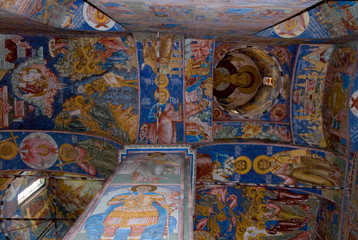 Fototapeta na wymiar Russia, Golden Ring city of Yaroslavl. 17th century Church of Elijah the Prophet (aka Tserkov Ilyi Proroka), interior ceiling & wall frescos. UNESCO 