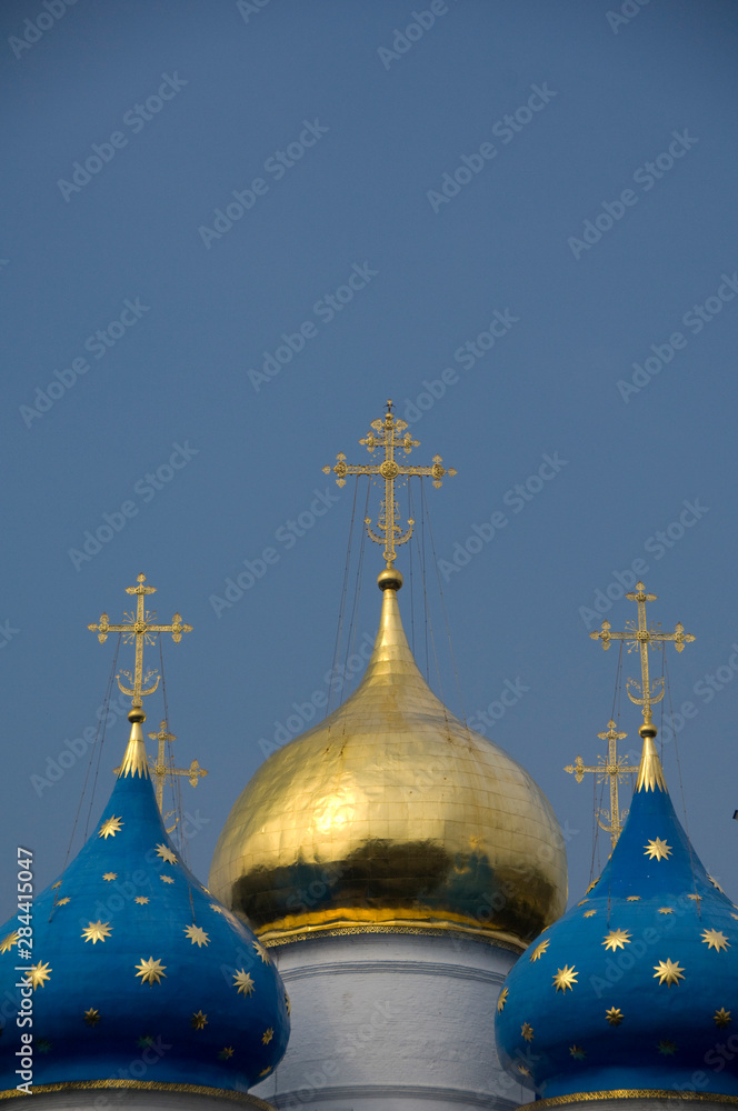 Wall mural Russia, Golden Ring (aka Zolotoe Koltso), Sergiyev Posad (aka Sergiev), formerly Zagorsk. Trinity Monastery of St. Sergius. Blue domes of the Cathedral of the Dormition (1559-1585). 