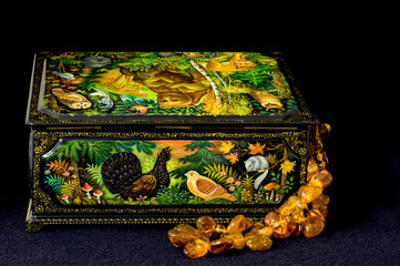 Russia, Russian handicrafts. High quality traditional painted Russian lacquer box & amber necklace. 