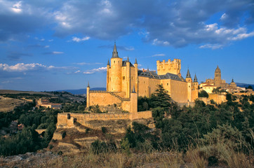 Obraz premium Spain, Segovia. The Alcazar, a World Heritage Site, towers over the city of Segovia, Spain
