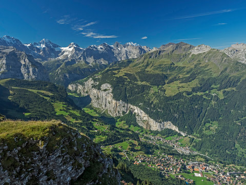 Switzerland, Bern Canton, Mannlichen, view of the Lauterbrunnen valley and Wengen