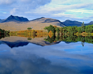 Scotland, Highland, Wester Ross, Coigach Peaks. Hiking trails leave the road and aim at the Coigach Peaks, Highland, Scotland.