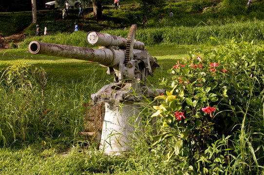 Papua New Guinea, Lae. Memorial Artillery.