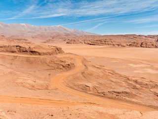 Fototapeta na wymiar Desierto del Diablo. The Argentinian Altiplano along Routa 27 between Pocitos and Tolar Grande, Argentina.