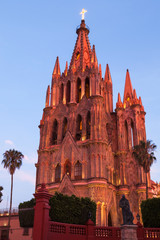 Fototapeta na wymiar Mexico, San Miguel de Allende. La Parroquia de San Miguel Arcangel Church.