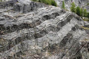 USA, Alaska, Glacier Bay National Park. Limestone cliffs with bands of glacier striations. Credit as: Don Paulson / Jaynes Gallery / Danita Delimont.com 