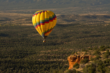 Naklejka premium Aerial View, Doe Mesa, Red Rock Country, Sedona, Coconino National Forest, Arizona, USA