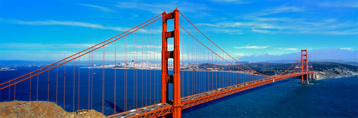 USA, California, Golden Gate Bridge. The impressive Golden Gate Bridge on a clear, bright day in...