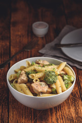 Creamy whole wheat pasta with chicken and broccoli