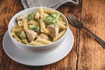 Pasta with chicken and broccoli