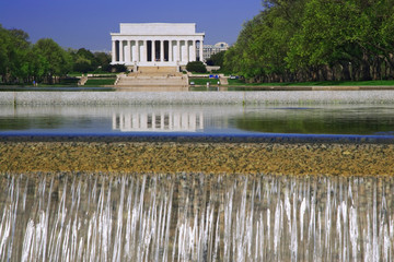 USA, Washington DC. Lincoln Memorial and Reflection Pond. Credit as: Dennis Flaherty / Jaynes Gallery / DanitaDelimont. com