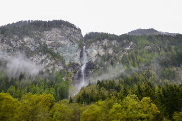 ハイリゲンブルートの滝　"Jungfernsprung"　乙女の跳躍（オーストリア　ケルンテン州）