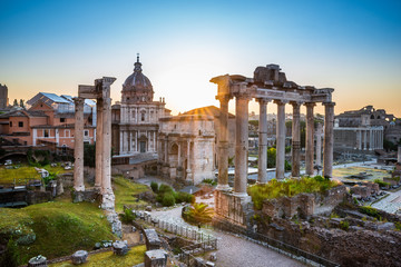 Naklejka premium Forum Romanum o wschodzie słońca