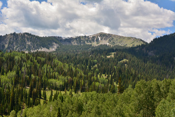 Obraz premium Rocky mountains surrounding Park City, Utah