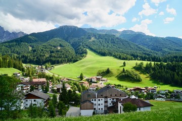 サンタ・マッダレーナ村 © ket68g