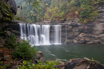 Fototapeta na wymiar USA - Kentucky. Cumberland Falls on the Cumberland River in Cumberland Falls State Resort Park.
