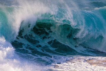 USA, Hawaii, Oahu, Large waves along the Pipeline Beach on the windward side of the Island