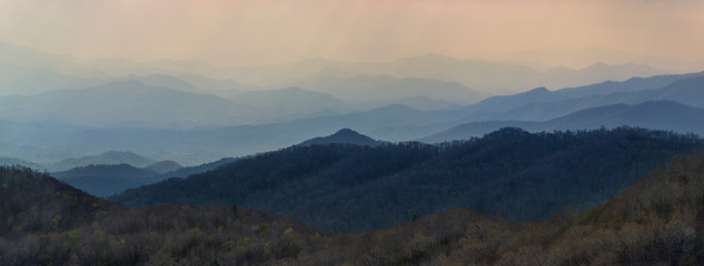 Fototapeta na wymiar USA, North Carolina. Blue Ridge Parkway panoramic in spring. 