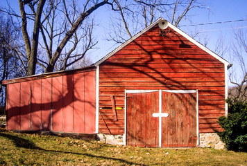 Fototapeta premium USA, New Jersey, Hunterdon, Mountainville, barn on Bennett Farm.