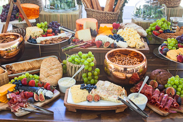 grosses gesundes Buffet auf einer Party