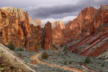 USA, Oregon. View of Leslie Gulch. 