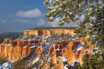 USA, Utah, Bryce Canyon National Park. Sunrise on canyon formations in winter. 