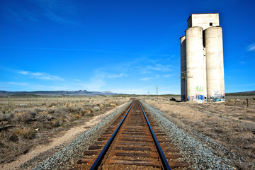 Fototapeta na wymiar An abandoned trackside silo near Eureka, Utah