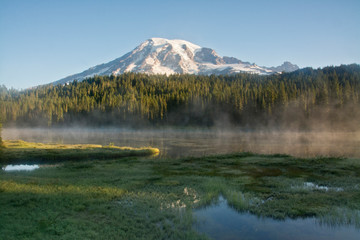 Sunrise, Mount Rainier, Reflection Lake, Mount Rainier National Park, Washington, USA