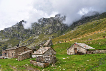 Le baite sulla montagna.