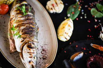 grilled fresh fish with lemon & parsley