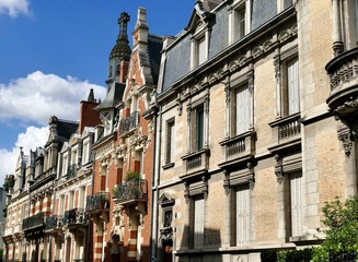 Obraz premium Maisons de style néo-classique de la ville de Vichy, Allier, France