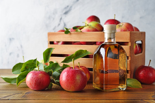Natural apple cider vinegar