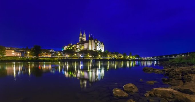 Mei&szlig;en, Stadtansicht mit Albrechtsburg und Elbe.