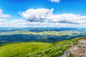 Naklejka premium Beautiful mountain landscape with a beautiful cloudy sky. Mountain landscape. Travels.