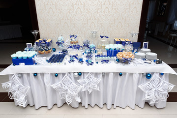 Winter wedding candy bar