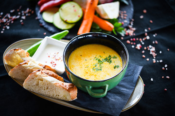 salt, onion, soup dish, tasty food, soup bowl, soup pot, sour cream, home made bread, chicken soup, spice, whole grain bread, prepared, culinary, gastronomy, kitchen, leaves, tasty, portion, plate, gr