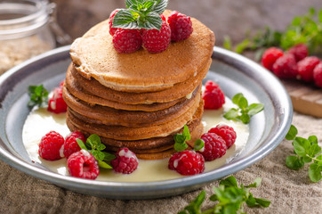 Pancakes with vanilla sauce