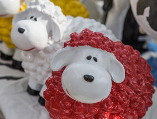 Trödel,Zeeland,Holland,Markt,Stand,Porzelan,Werkzeug,Altertümer,Blumen,Uhren,Uhrwerke,Handarbeit,Marmelade,Tierfelle,Ente,Kücken,Postkarte,Cloun,Puppe,Tafel,Kreide,Zierijzee,Renesse,Schlüssel,Verroste