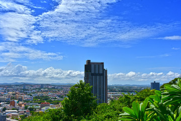 Fototapeta premium Looking from the height See a city in a tight city with tall buildings and beautiful skies. Is a comfortable view