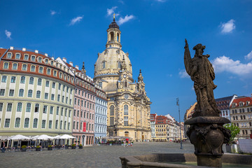 Fototapeta na wymiar Neumarkt and Frauenkirche in Dresden, Germany