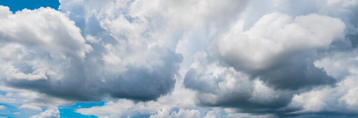 Obraz premium panoramic blue sky and cloud storm in summertime beautiful background