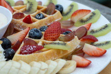 Fruity dessert with honey
