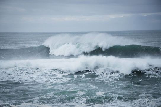 Crashing wave off the Oregon coast