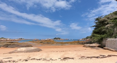Paysage de mer à Tourony Ploumanach en Bretagne