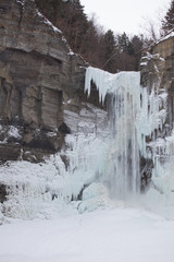 Fototapeta na wymiar Frozen Taughannock Falls