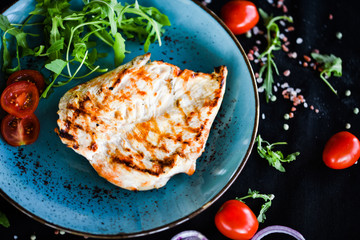 grilled chicken breast & rucola salad