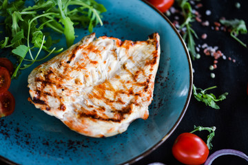 grilled chicken breast & rucola salad