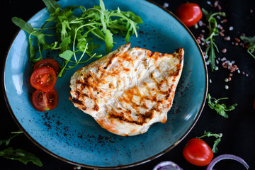 grilled chicken breast & rucola salad