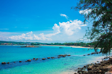 sri lanaka beautiful beach trincomalee