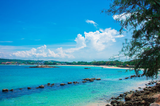 sri lanaka beautiful beach trincomalee
